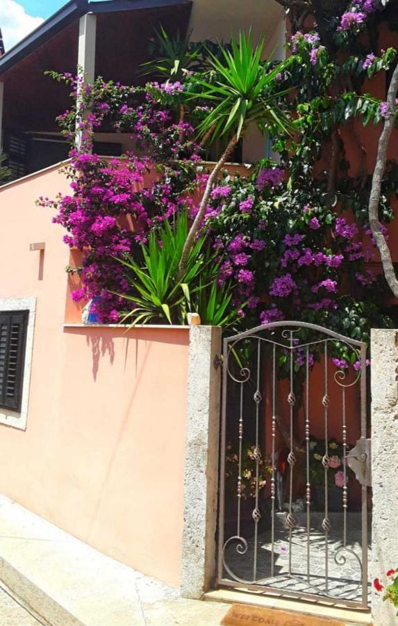 Bougainvillea--Apartment By The Sea Ston Luaran gambar