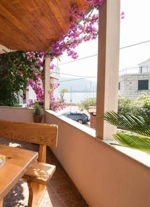 Bougainvillea--Apartment By The Sea Ston Luaran gambar