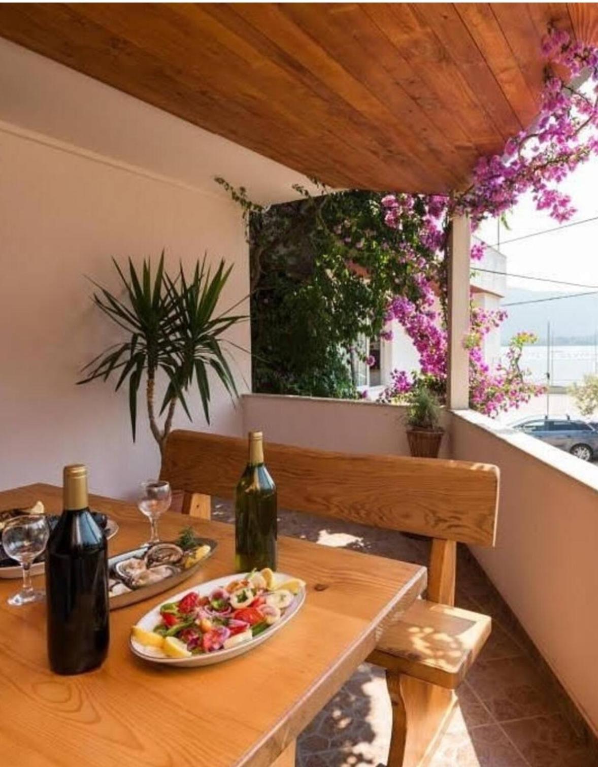 Bougainvillea--Apartment By The Sea Ston Luaran gambar